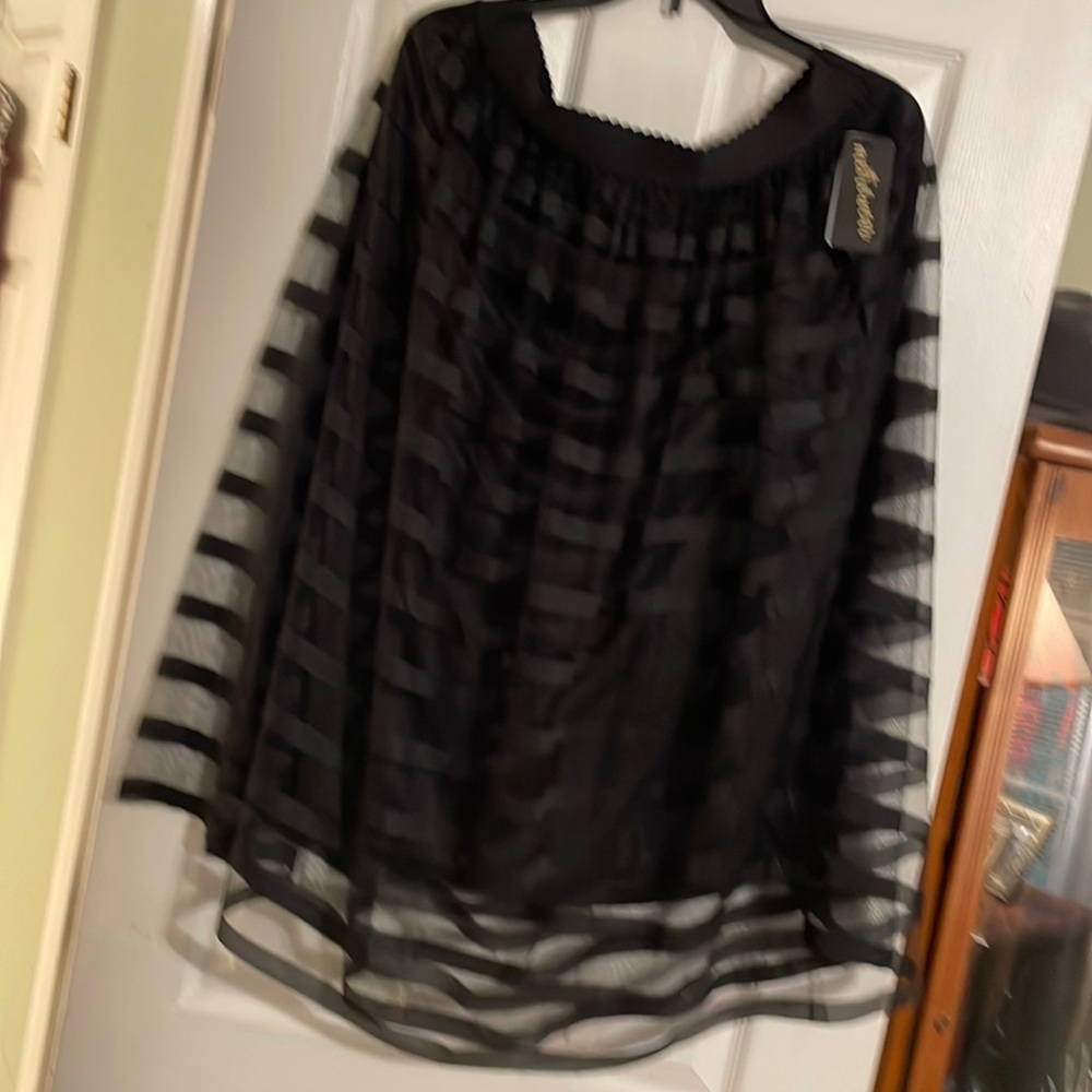 Black skirt by metro wear size X-Large